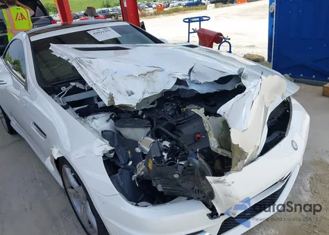 2016 Mercedes-Benz Slk 350 z USA, uszkodzony, nr VIN WDDPK5HA3GF115465